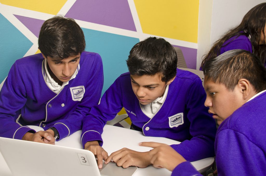 Bilingüe y Bicultural