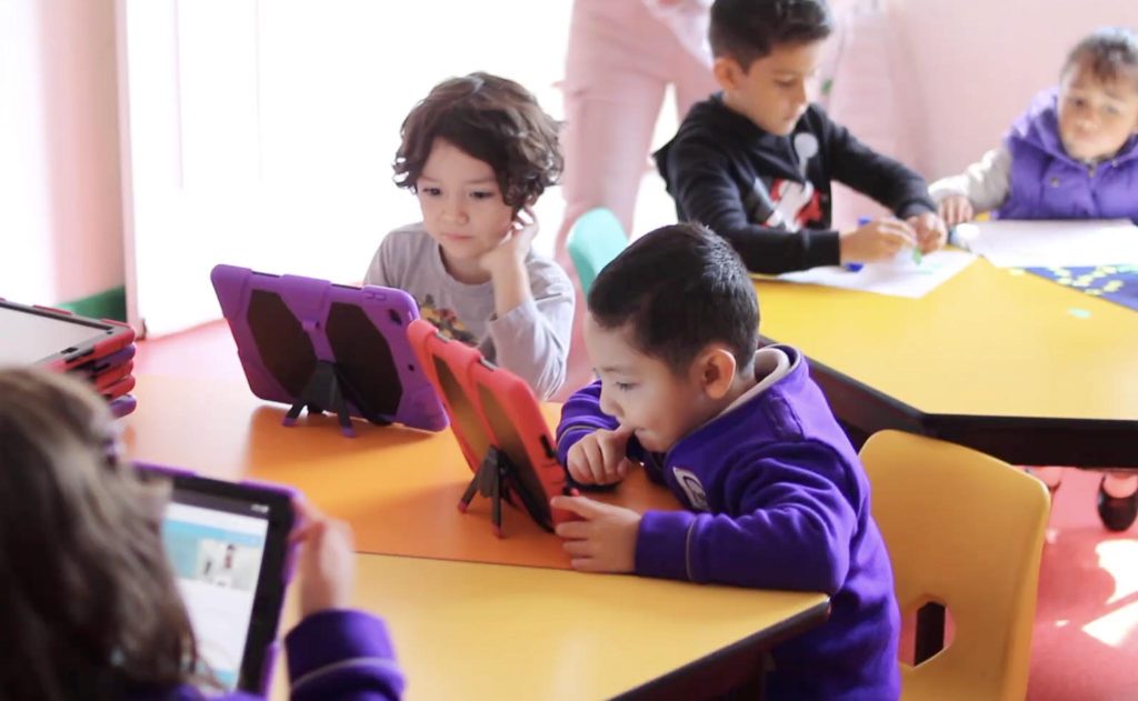 Estudiantes listos para un mundo digital.